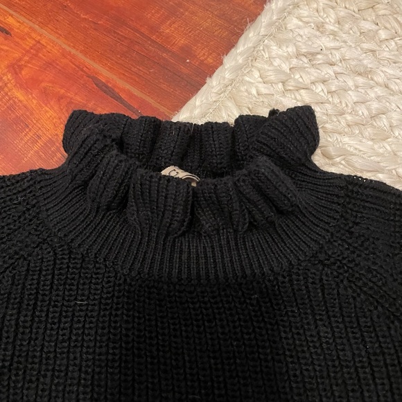 H&M Sweater - Picture 3 of 4